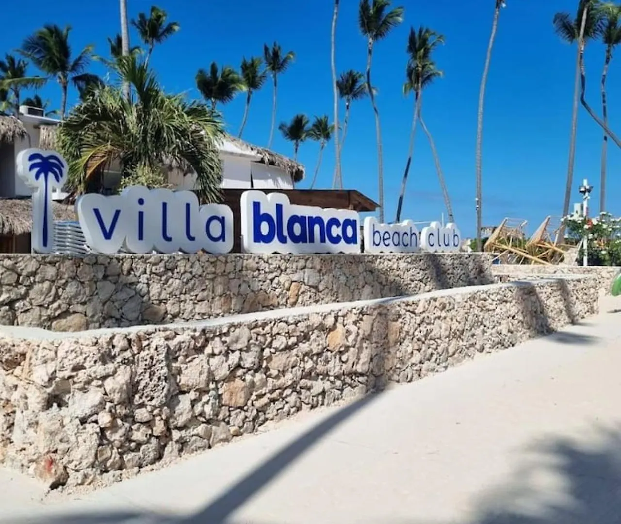 Beachfront 1Br Escape - Stunning Views - Dr Paradise بونتا كانا بيت للعطل