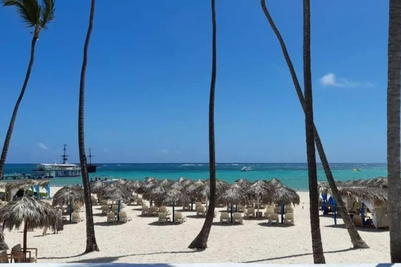 Beachfront 1Br Escape - Stunning Views - Dr Paradise بونتا كانا بيت للعطل